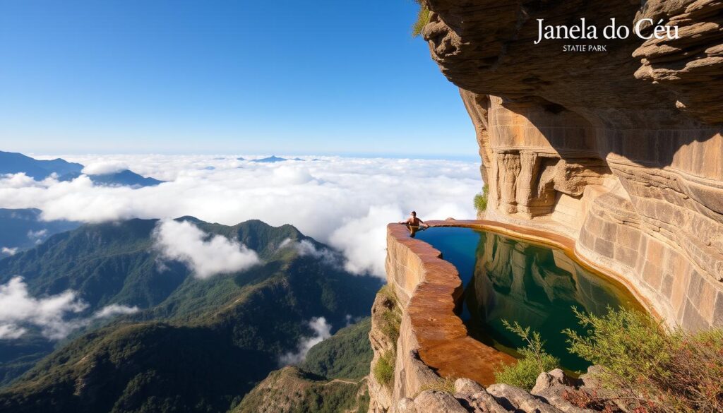 Janela do Céu no Parque Estadual do Ibitipoca, um dos 17 melhores destinos para conhecer em Minas Gerais Janela do Céu no Parque Estadual do Ibitipoca, um dos 17 melhores destinos para conhecer em Minas Gerais